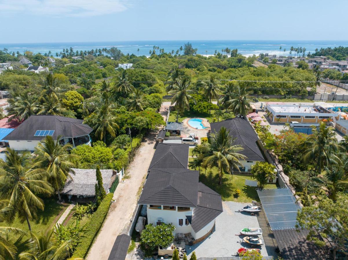 Little Coconut Near The Beach Villa Diani Beach Exteriör bild